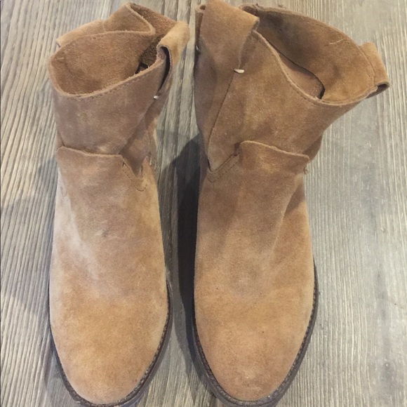 Dolce Vita Suede Ankle Boot - Picture 4 of 6